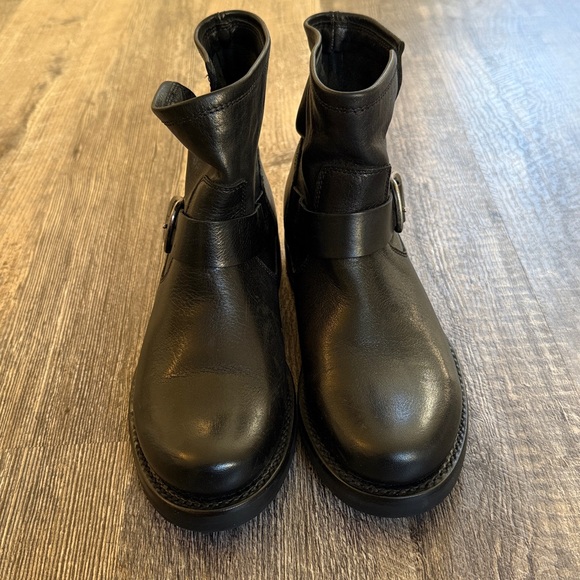 FRYE BLACK LEATHER BOOTS 6.5 - Picture 2 of 3